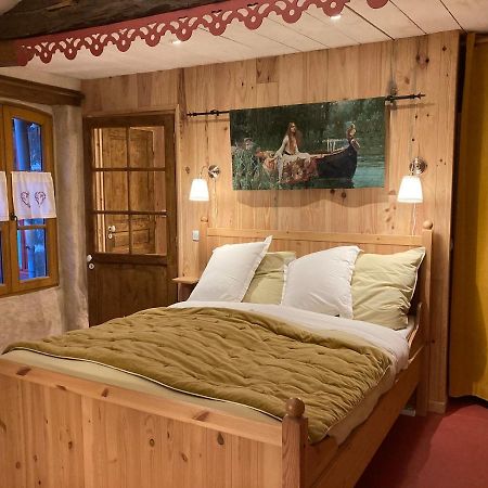 La Cour Secrete Apartment Dinan Ngoại thất bức ảnh